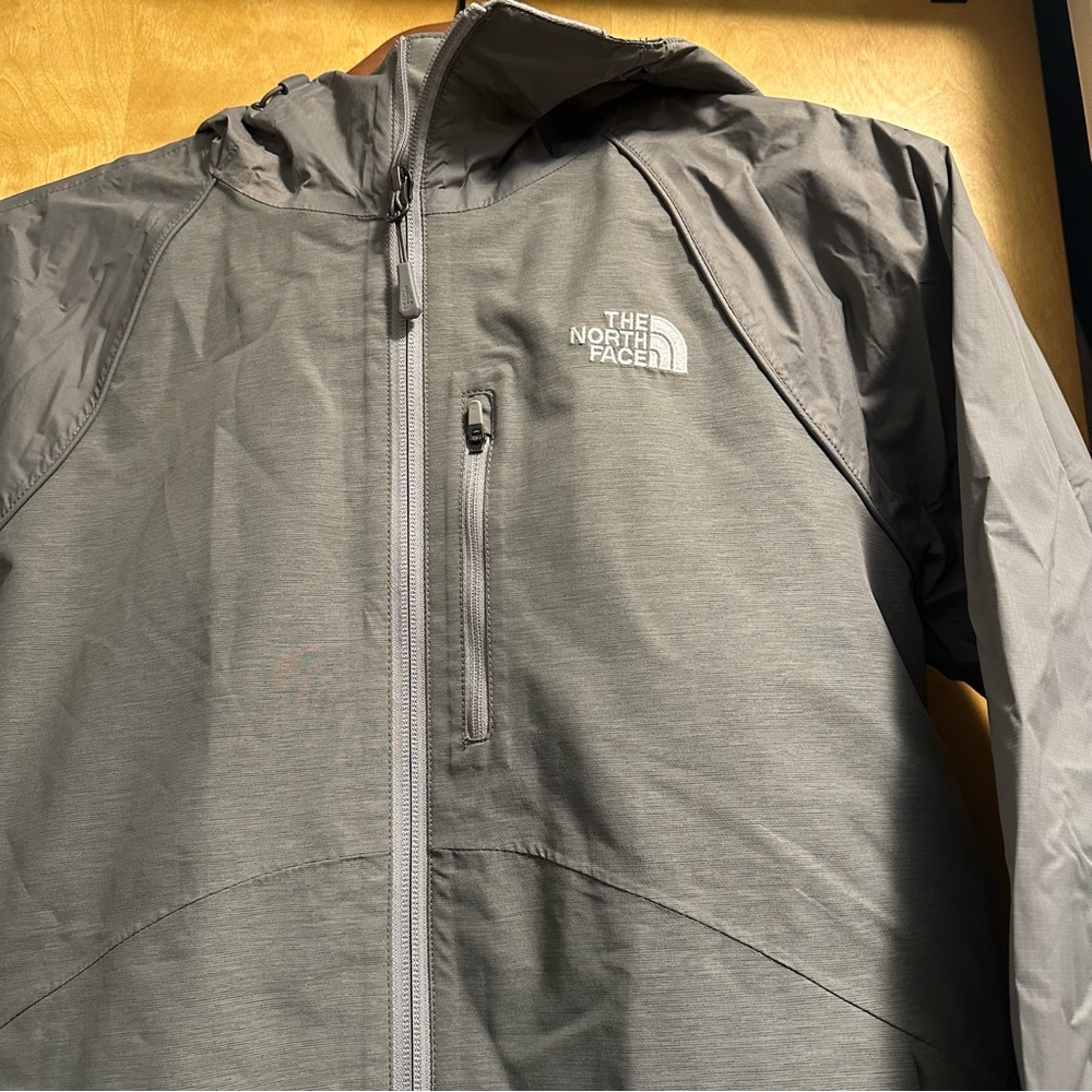 The North Face- Dry-vent raincoat- size small - Picture 4 of 6